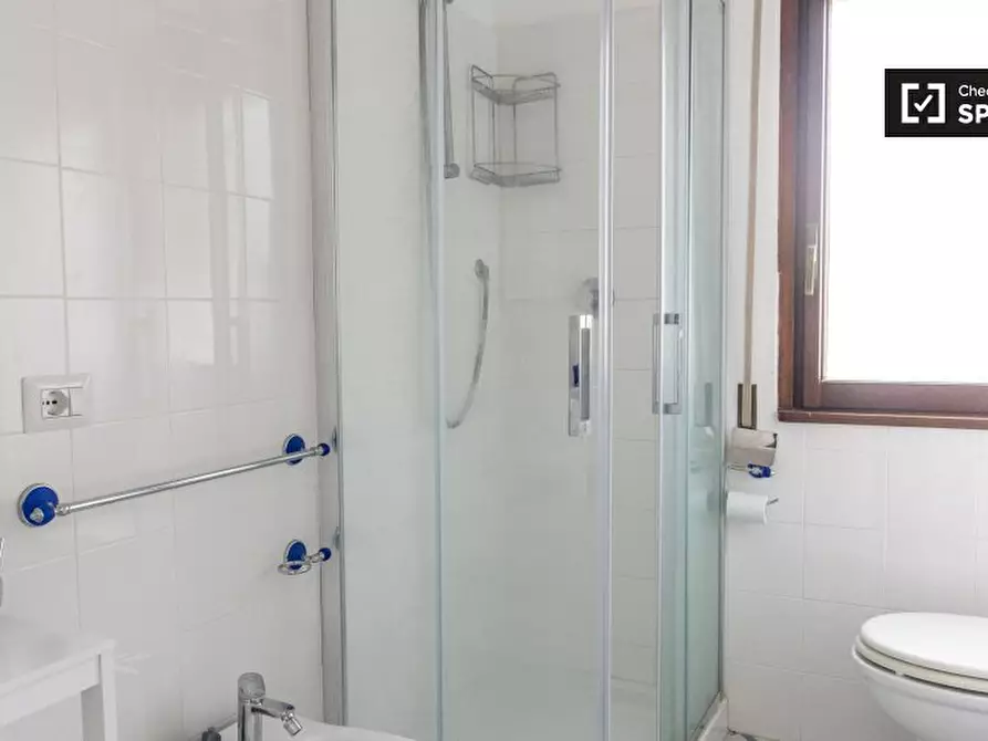Immagine 11 di Camera condivisa in affitto  in Via di Boccea a Roma