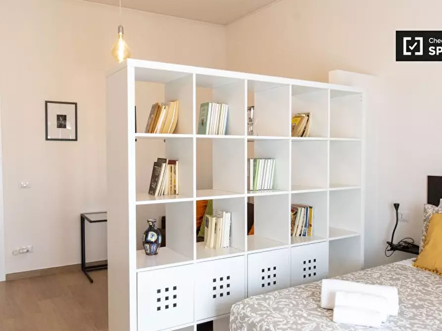 Immagine 2 di Appartamento in affitto  in Via Tuscolana a Roma