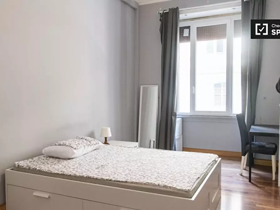 Immagine 2 di Camera condivisa in affitto  in Via Garigliano, 00198 Roma RM, Italy a Roma