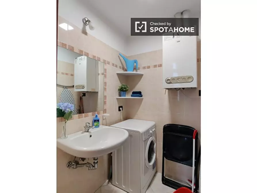 Immagine 12 di Camera condivisa in affitto  in Via Asiago a Milano