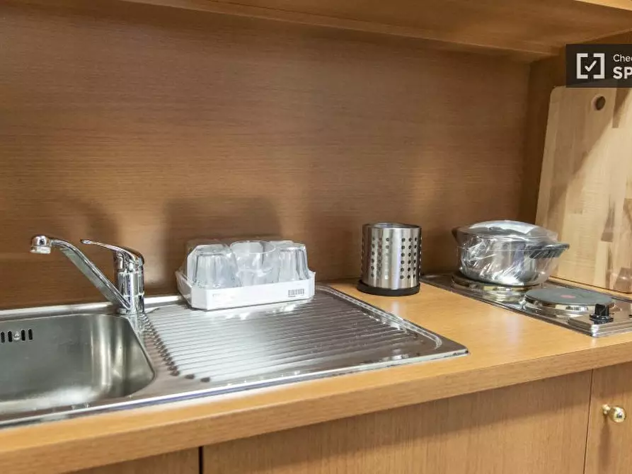 Immagine 11 di Camera condivisa in affitto  in Via di Villa Severini a Roma