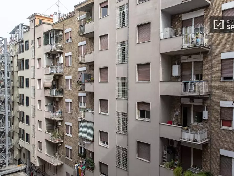 Immagine 17 di Camera condivisa in affitto  in Via Val d'Aosta a Roma