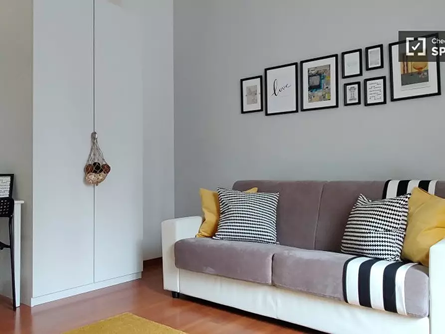 Immagine 8 di Ufficio in affitto  in Viale S. Gimignano a Milano