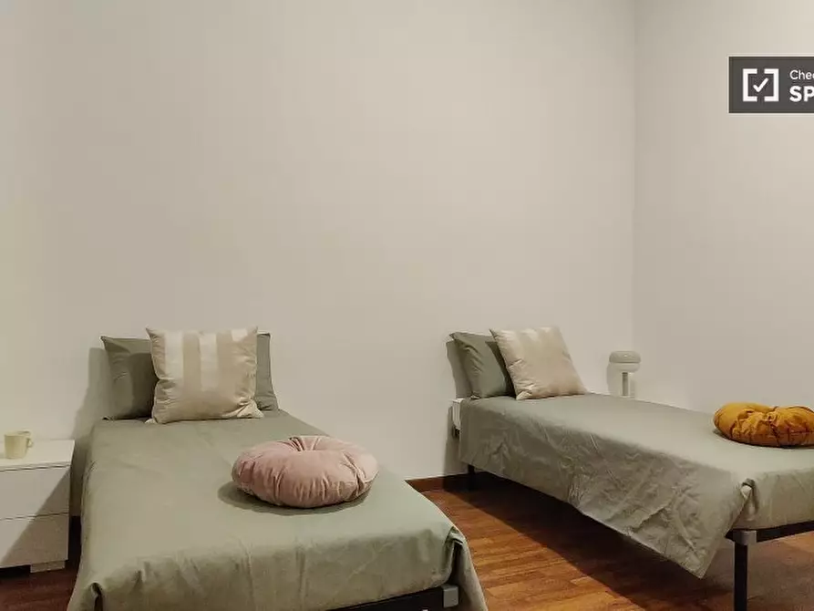 Immagine 13 di Appartamento in affitto  in Via Giacinto Mompiani a Milano