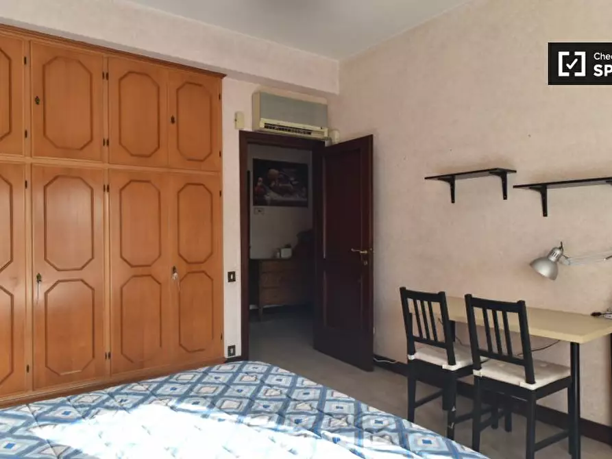 Immagine 2 di Camera condivisa in affitto  in Via Caprese a Roma