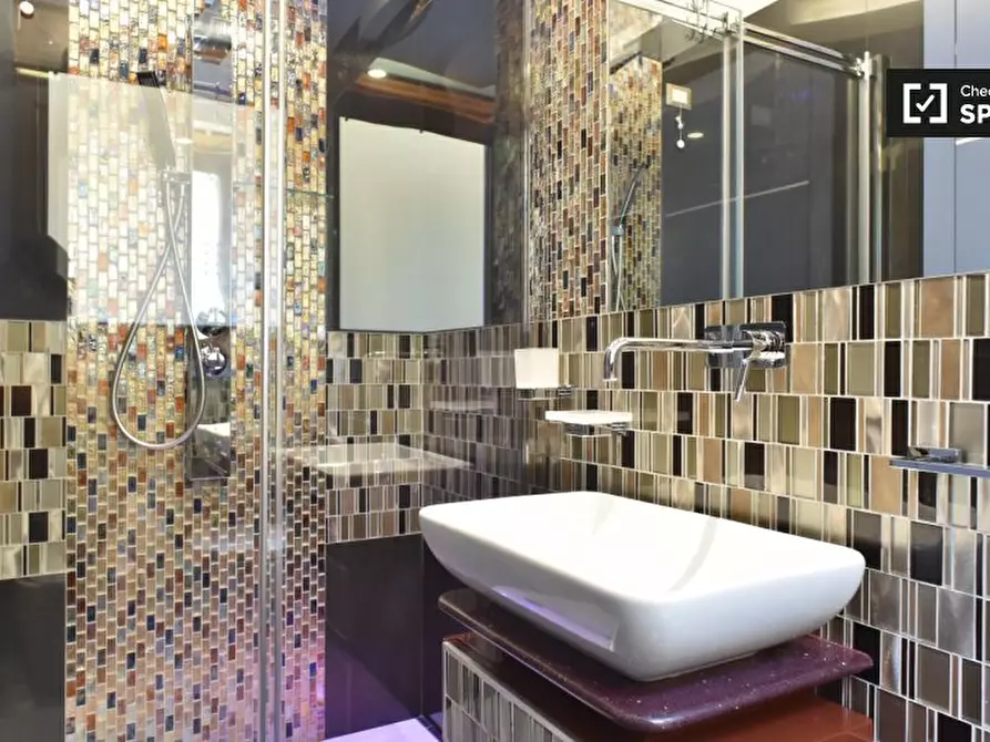 Immagine 10 di Appartamento in affitto  in Via Appia Nuova, 00183 Roma RM, Italy a Roma