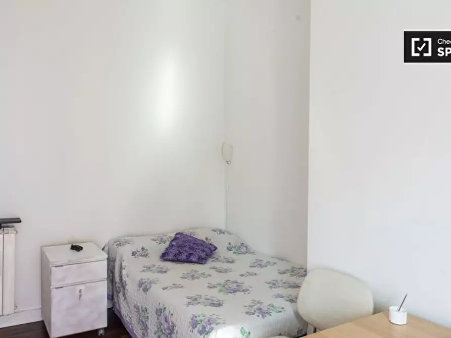 Immagine 2 di Camera condivisa in affitto  in Via Baldassarre Orero, 00159 Roma RM, Italy a Roma