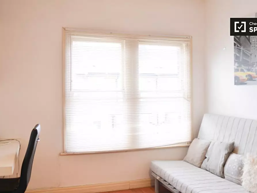 Immagine 5 di Appartamento in affitto  in Glengall Rd a Camden Town