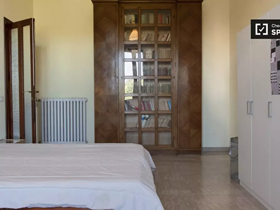 Immagine 4 di Camera condivisa in affitto  in Piazza Vittorio Emanuele II, 00185 Roma RM, Italy a Roma