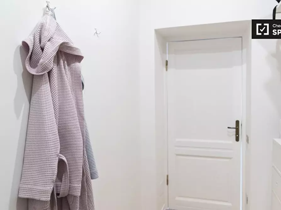 Immagine 18 di Appartamento in affitto  in Viale Giulio Cesare a Roma