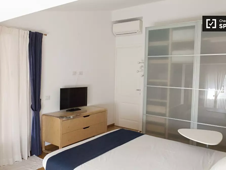 Immagine 3 di Camera condivisa in affitto  in Via Anite di Tegea a Roma