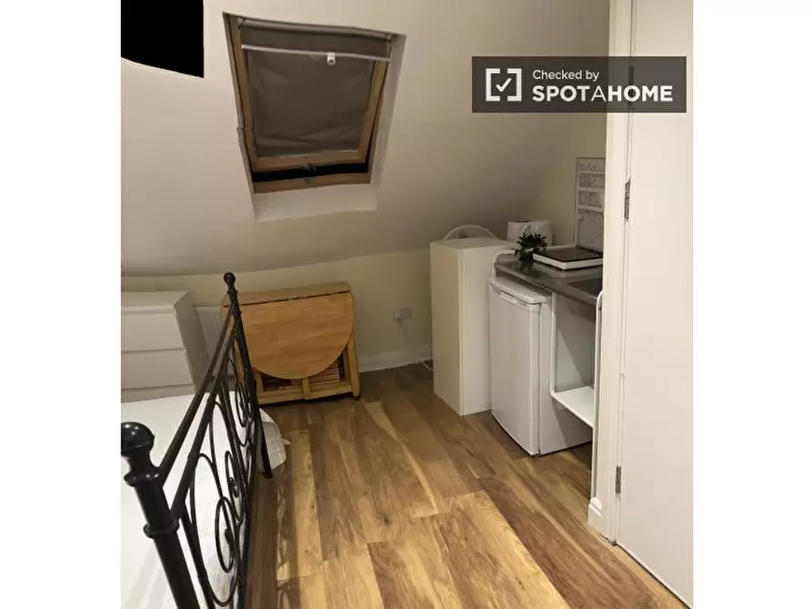 Immagine 3 di Camera condivisa in affitto  in Eastcote Ave a Southall