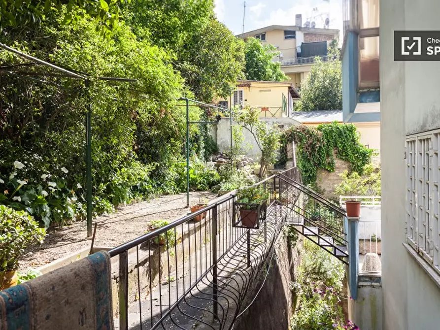 Immagine 13 di Camera condivisa in affitto  in Via Angelo Emo a Roma