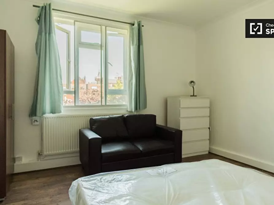 Immagine 13 di Camera condivisa in affitto  in Robert Owen House a Hammersmith