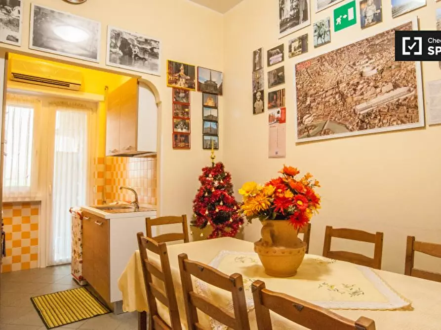 Immagine 15 di Camera condivisa in affitto  in Via della Cava Aurelia a Roma