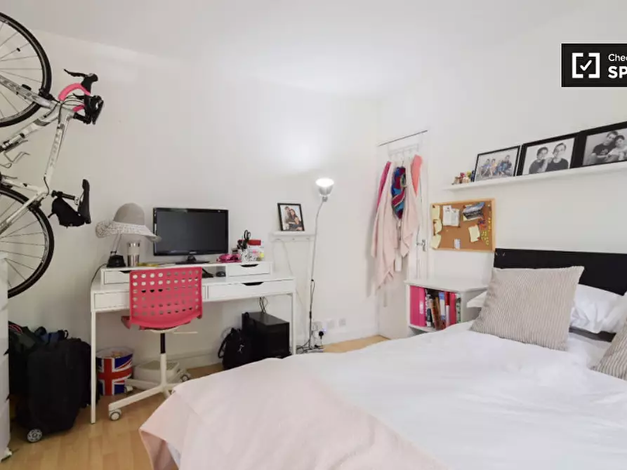 Immagine 2 di Camera condivisa in affitto  in Rayners Road a Wandsworth