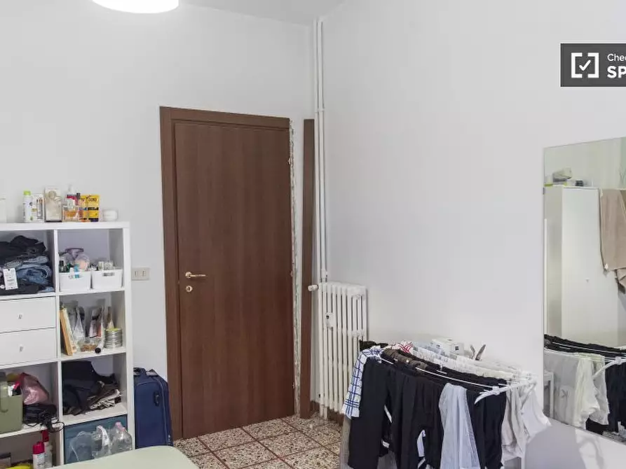 Immagine 4 di Camera condivisa in affitto  in Via Oderisi da Gubbio a Roma