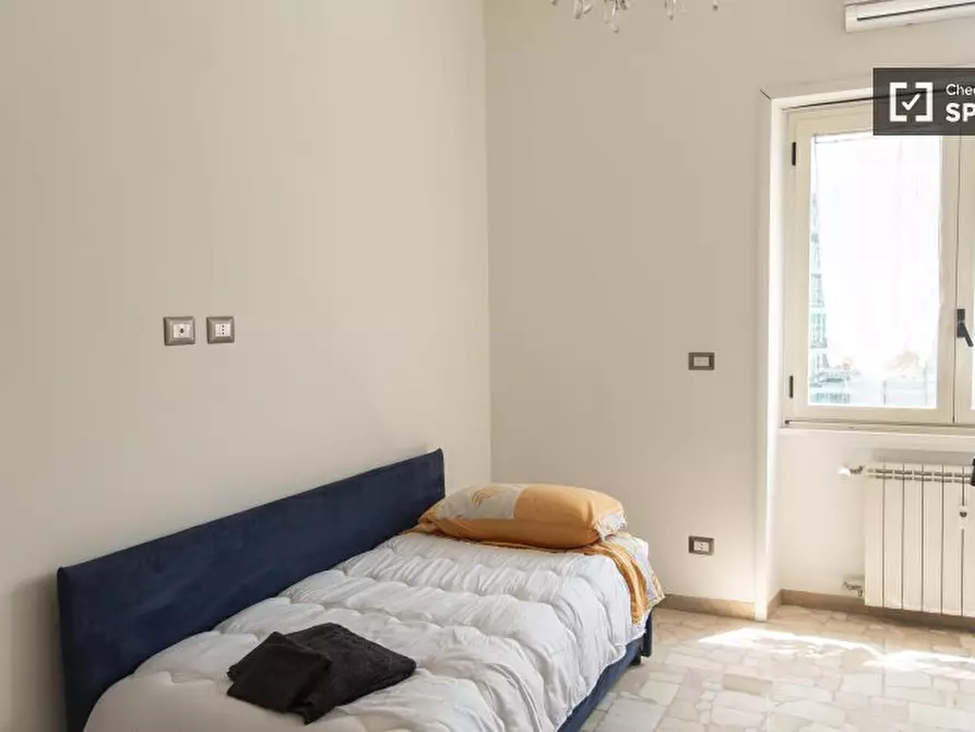 Immagine 1 di Camera condivisa in affitto  in Piazza Alfonso Neuschuler a Roma