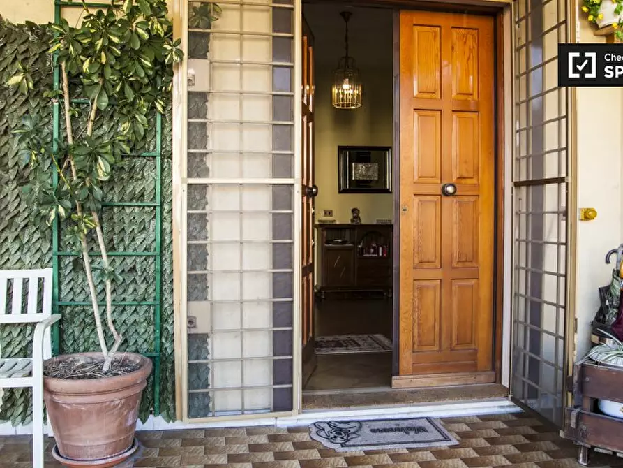 Immagine 7 di Camera condivisa in affitto  in Via Santa Domenica Talao a Roma