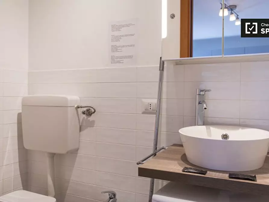 Immagine 10 di Ufficio in affitto  in Via Clusone a Milano