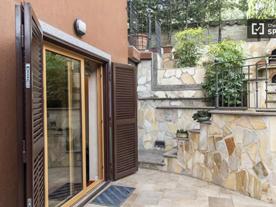 Immagine 15 di Appartamento in affitto  in Via Erode Attico a Roma