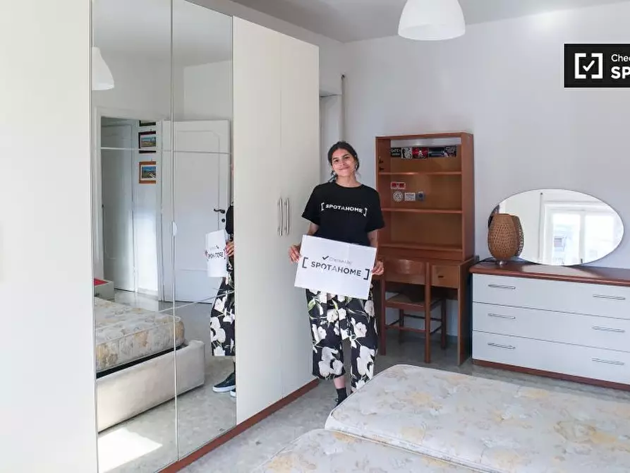 Immagine 5 di Camera condivisa in affitto  in Via Italo Carlo Falbo a Roma