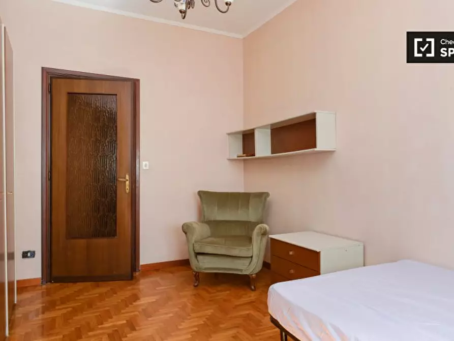 Immagine 2 di Camera condivisa in affitto  in Lungotevere Dante, 00146 Roma RM, Italy a Roma