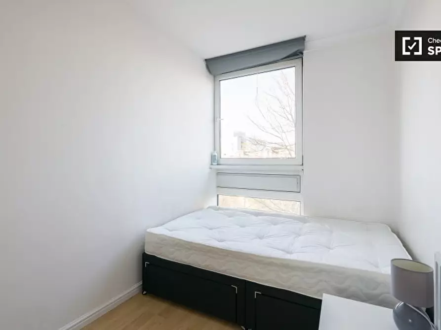 Immagine 2 di Camera condivisa in affitto  in St.Anns Rd, White City, London W11 4ST, UK a Kensington