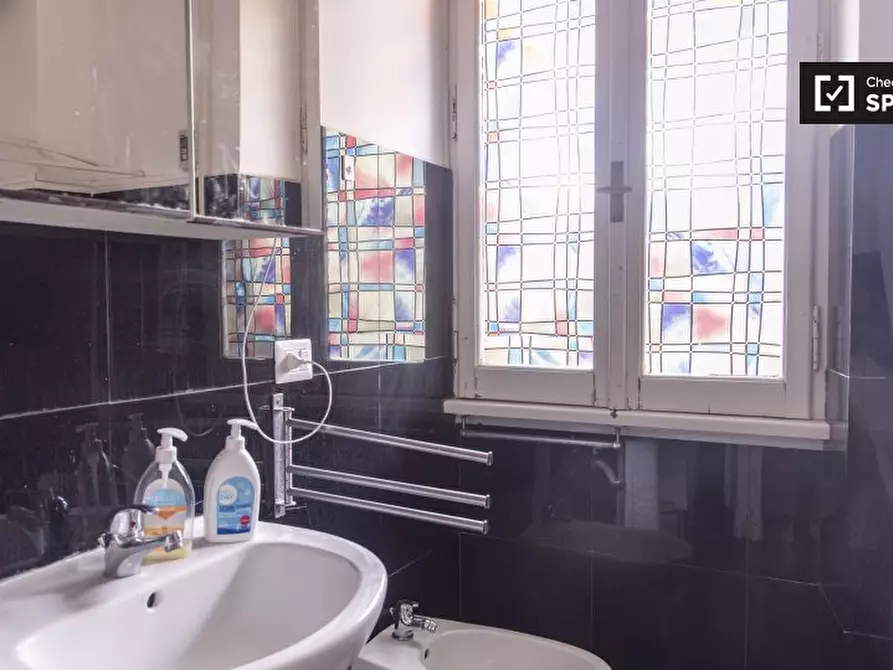 Immagine 2 di Camera condivisa in affitto  in Via Monte Cristallo a Roma