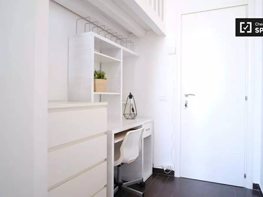 Immagine 10 di Camera condivisa in affitto  in Via Appia Nuova a Roma