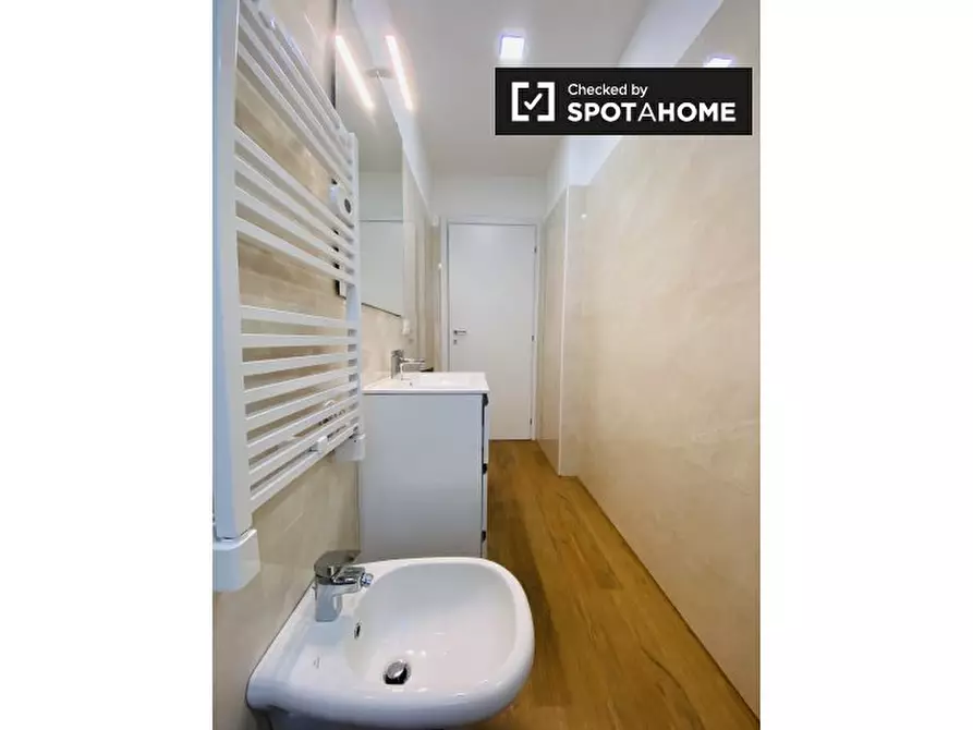 Immagine 14 di Camera condivisa in affitto  in P.za XXV Aprile a Milano