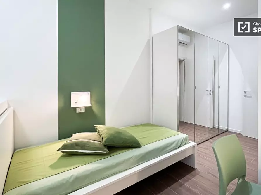 Immagine 15 di Camera condivisa in affitto  in Via Quadronno a Milano