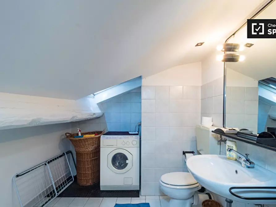 Immagine 15 di Appartamento in affitto  in Via Altaguardia a Milano