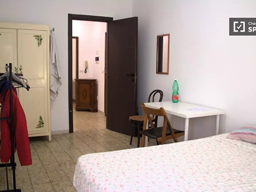 Immagine 4 di Camera condivisa in affitto  in Via Giuseppe de Robertis a Roma