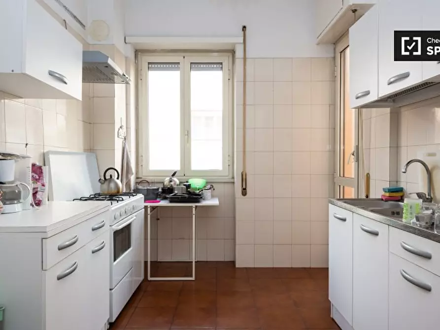 Immagine 6 di Camera condivisa in affitto  in Via Bisentina, 00139 Roma RM, Italy a Roma