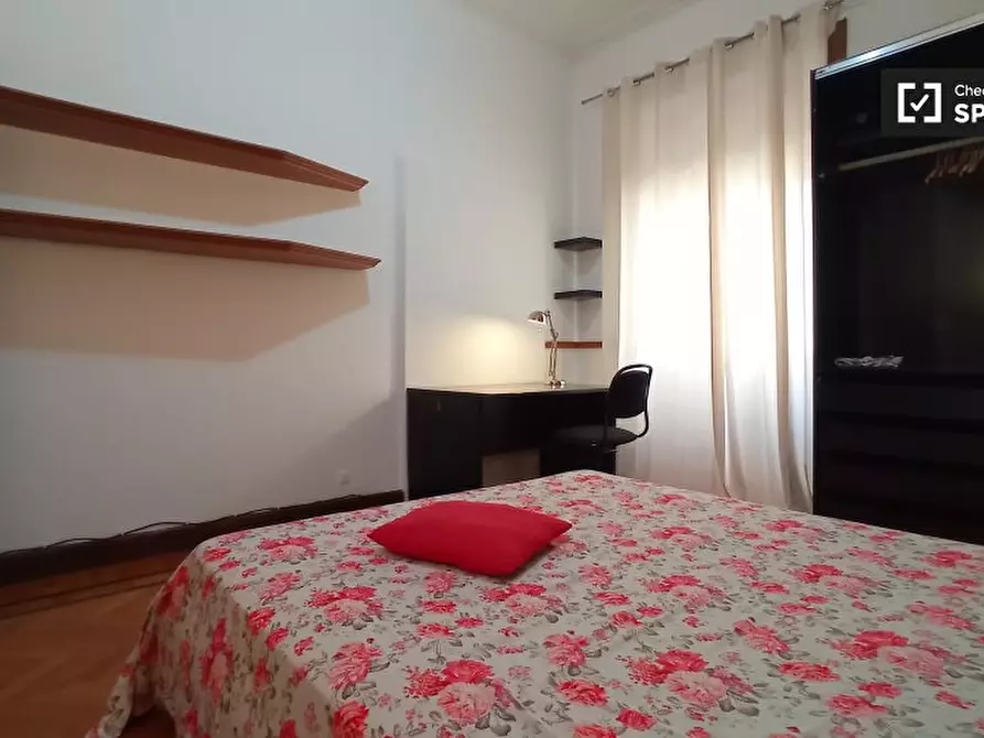 Immagine 18 di Camera condivisa in affitto  in Via Panama a Roma