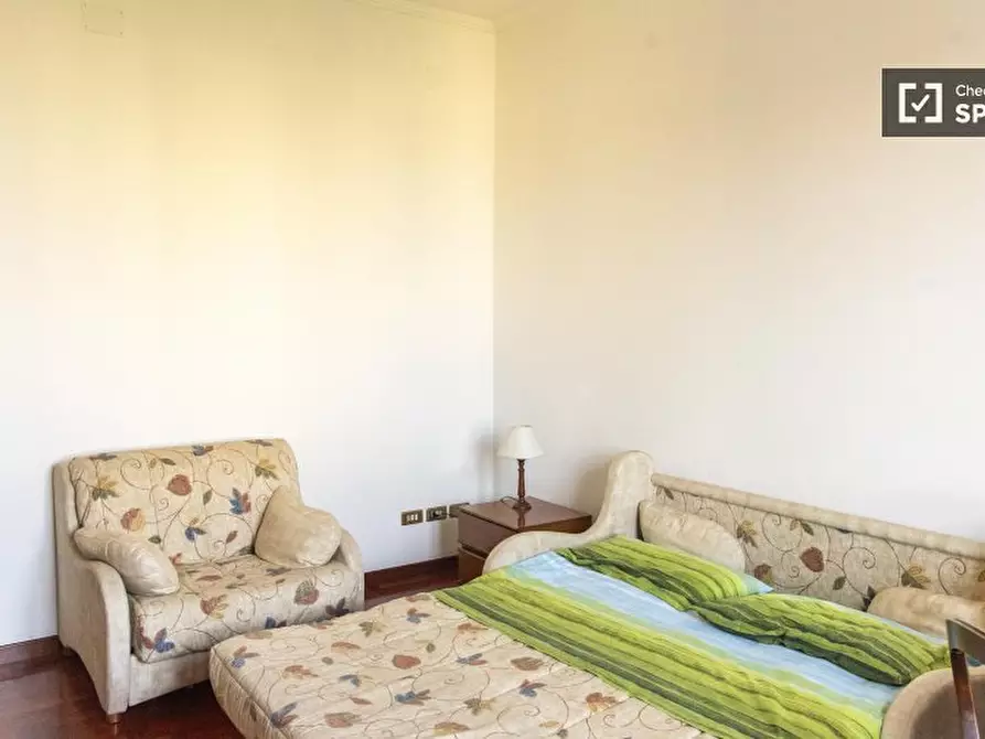 Immagine 2 di Camera condivisa in affitto  in Piazza Ragusa a Roma