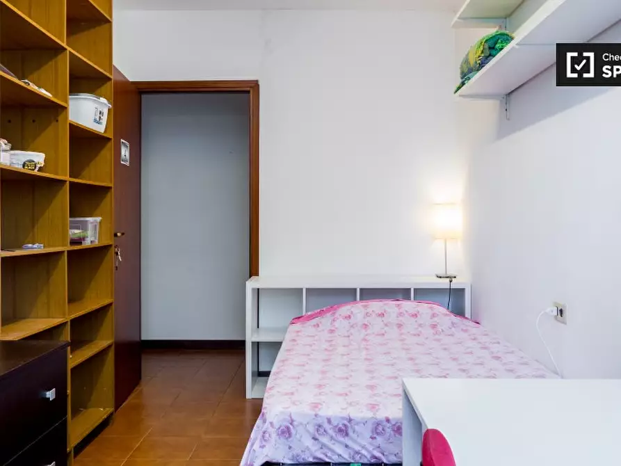 Immagine 5 di Camera condivisa in affitto  in Via dei Missaglia a Milano