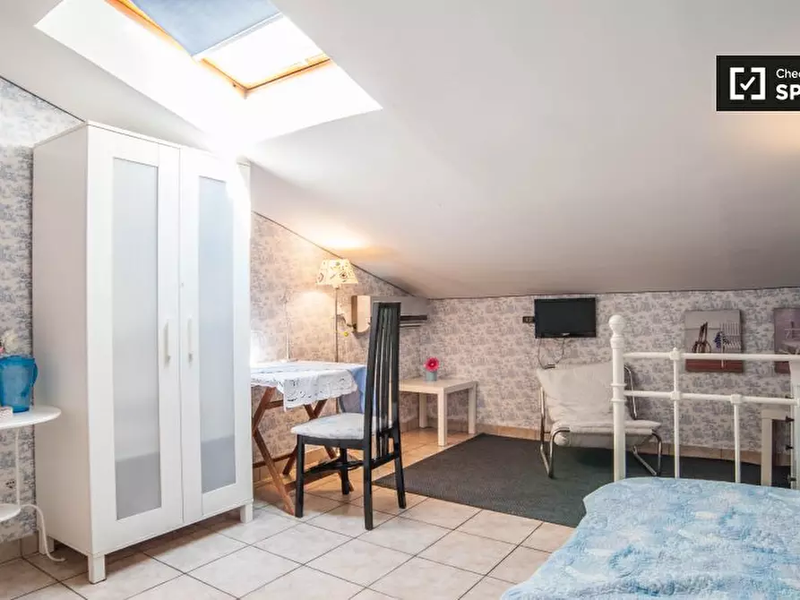 Immagine 2 di Camera condivisa in affitto  in Via Gaeta, 00185 Roma RM, Italy a Roma