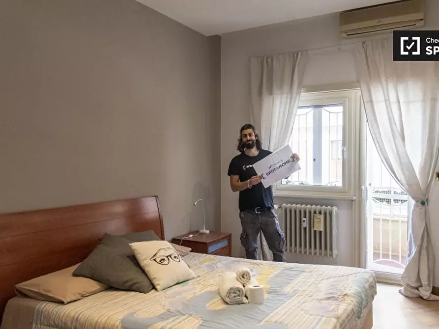 Immagine 17 di Camera condivisa in affitto  in Via Tigrè a Roma