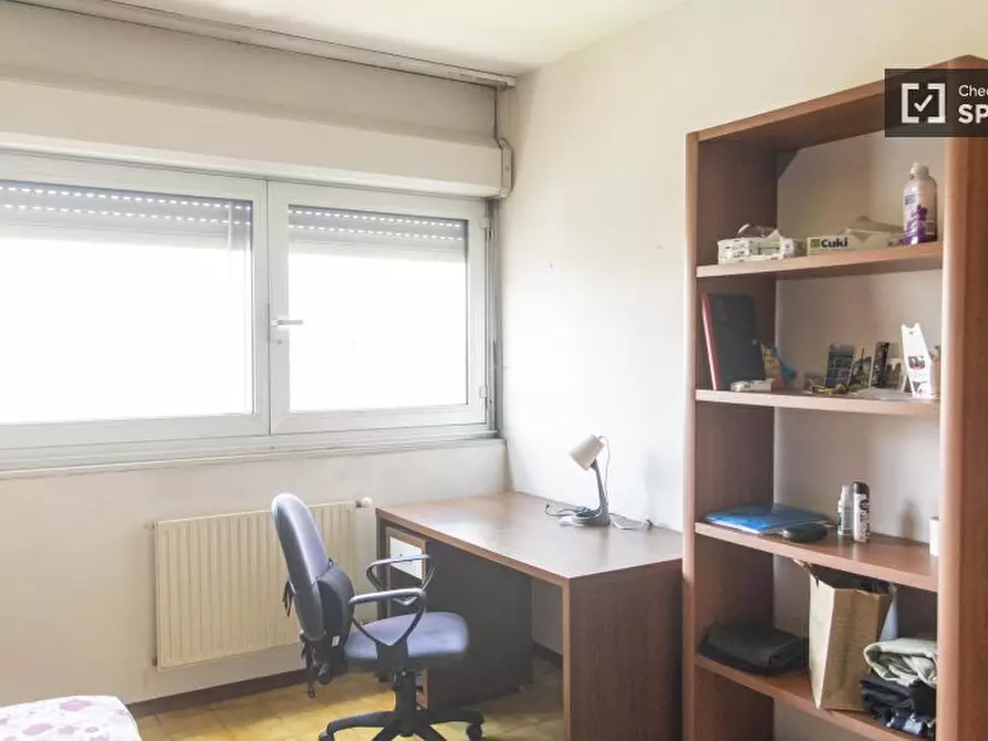 Immagine 2 di Camera condivisa in affitto  in Via Clemente Rebora a Roma