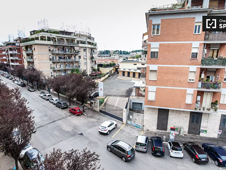 Immagine 13 di Camera condivisa in affitto  in Piazza Tommaso De Cristoforis a Roma