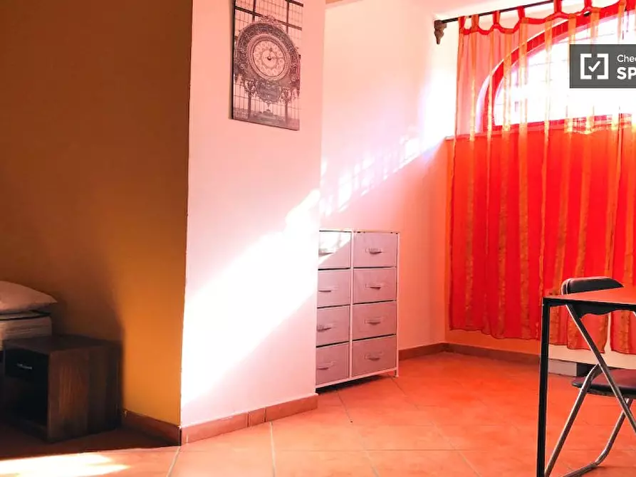 Immagine 1 di Camera condivisa in affitto  in Via Alessandro Brisse a Roma