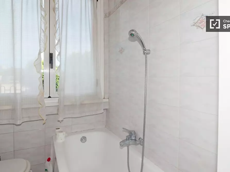 Immagine 14 di Camera condivisa in affitto  in Via Martinengo a Milano