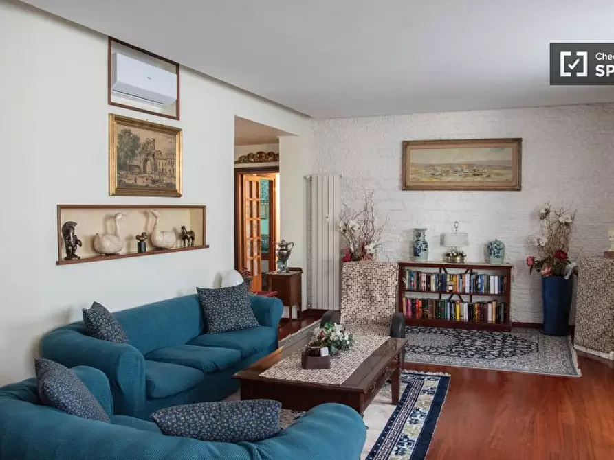 Immagine 3 di Appartamento in affitto  in Via Buccari a Roma