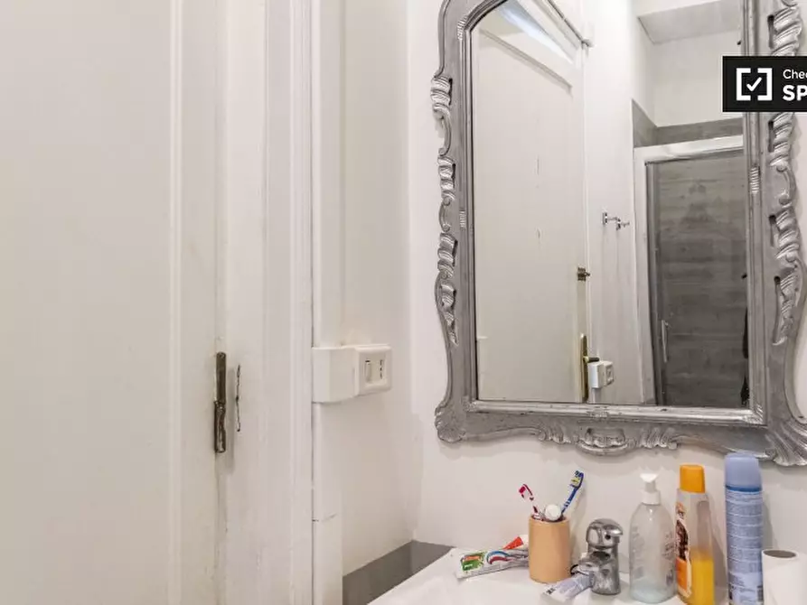 Immagine 10 di Camera condivisa in affitto  in Viale Regina Margherita, 00198 Roma RM, Italy a Roma