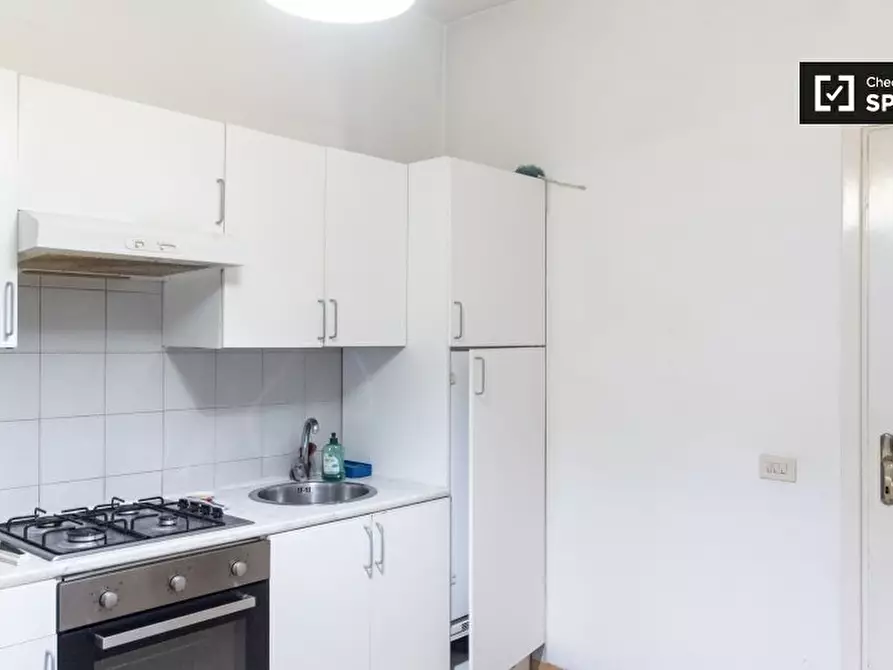 Immagine 12 di Camera condivisa in affitto  in Via Giovanni Giolitti a Roma