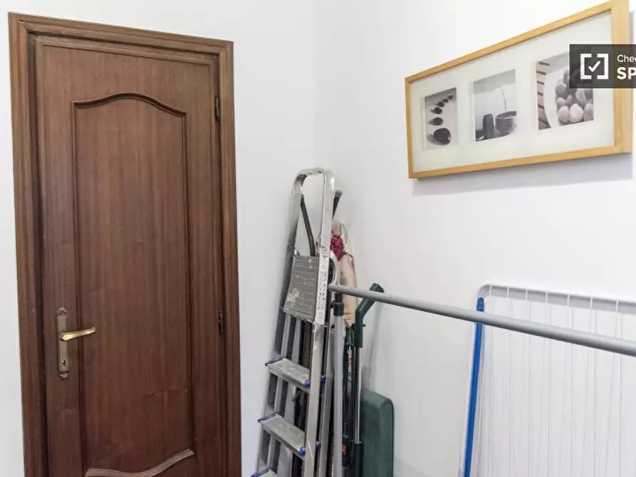 Immagine 11 di Camera condivisa in affitto  in Via Vetulonia a Roma