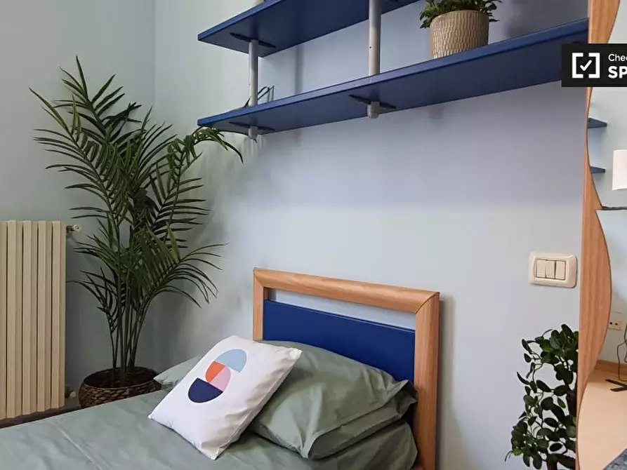 Immagine 3 di Camera condivisa in affitto  in Via Anton Giulio Barrili a Milano