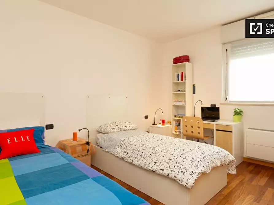 Immagine 1 di Camera condivisa in affitto  in Viale dell'Innovazione a Milano